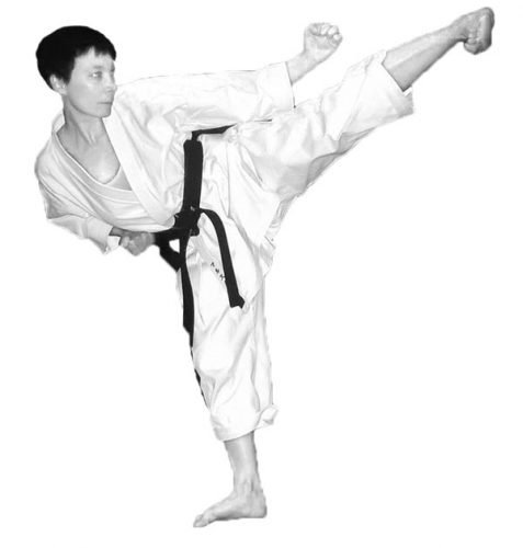 Maestro Karate Maruska Granata che performa un Calcio Alto
